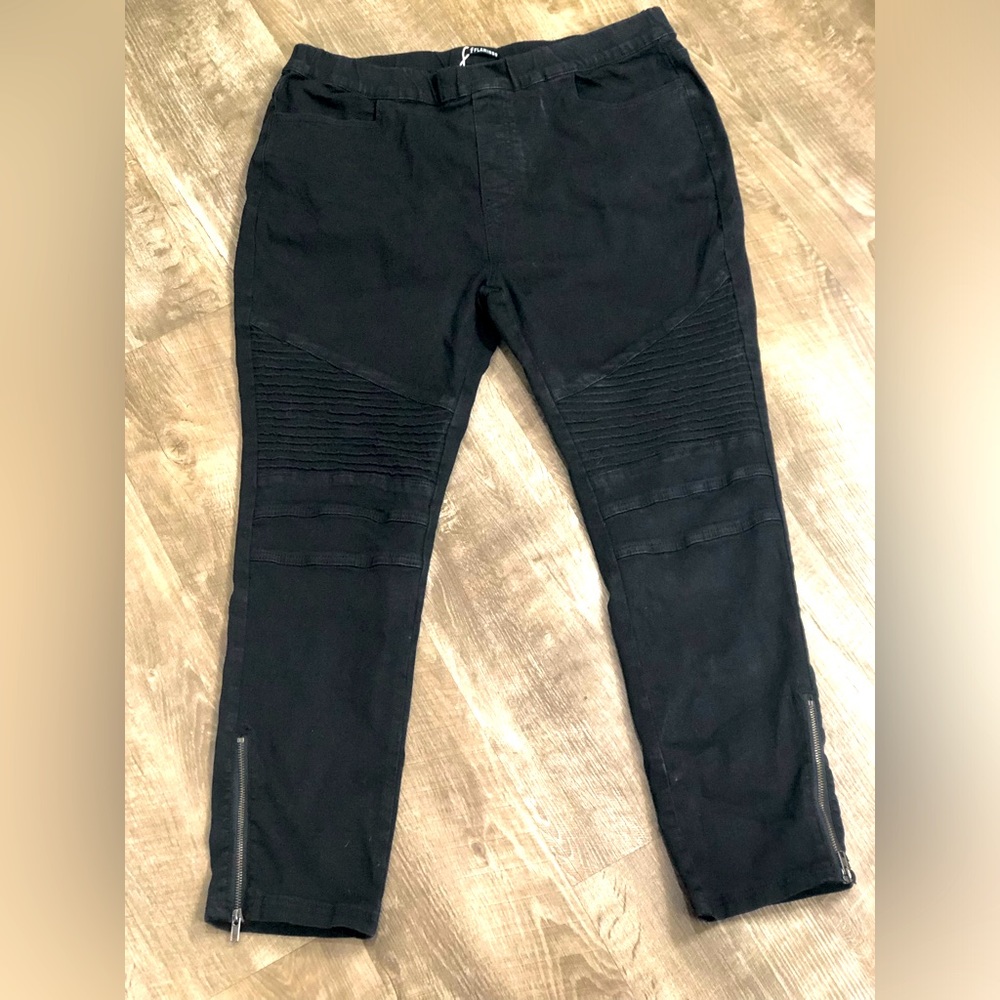 Women’s Flamingo brand pants
